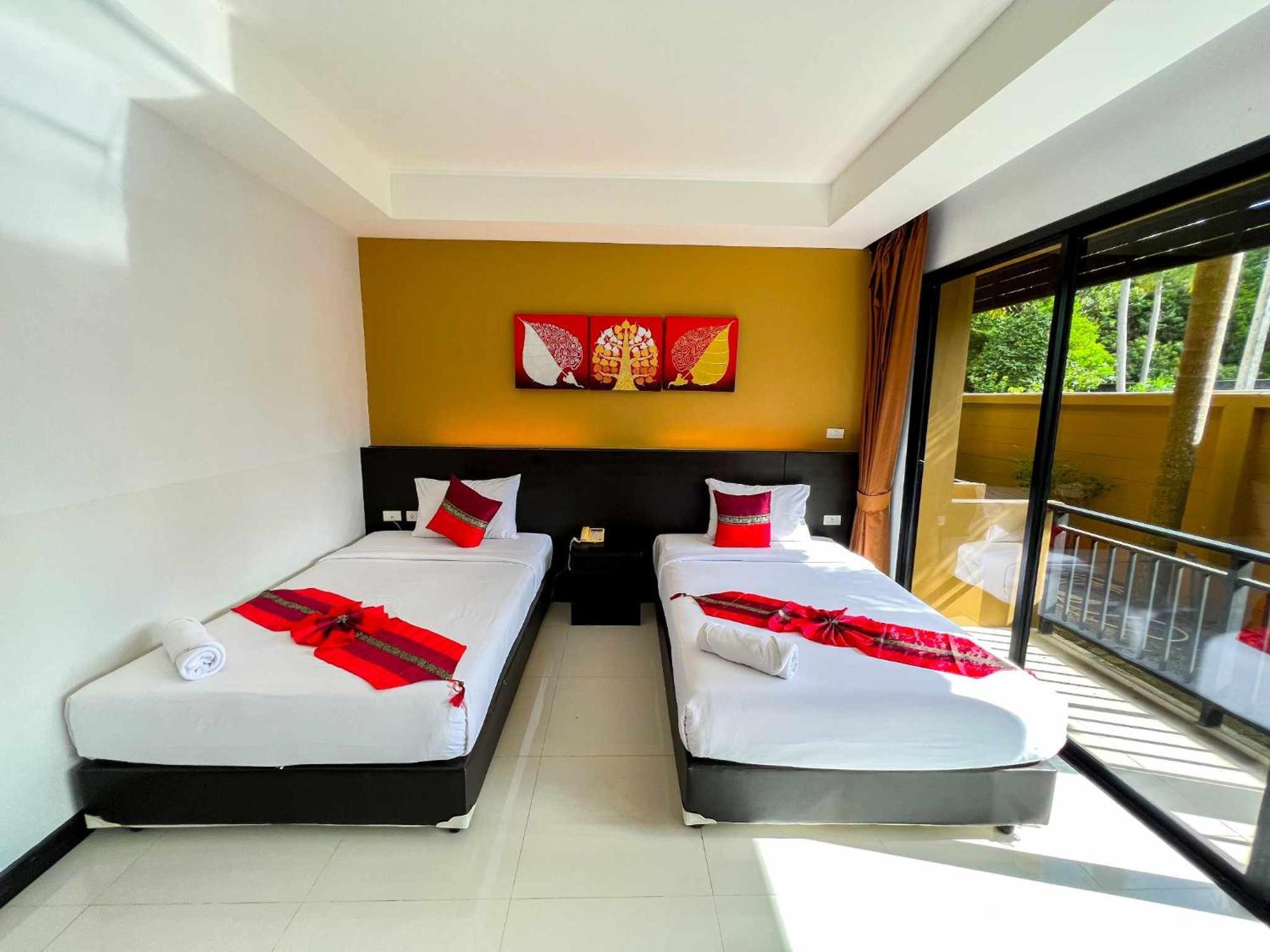 Naiyang Beach Hotel Sha Plus Phuket Екстериор снимка