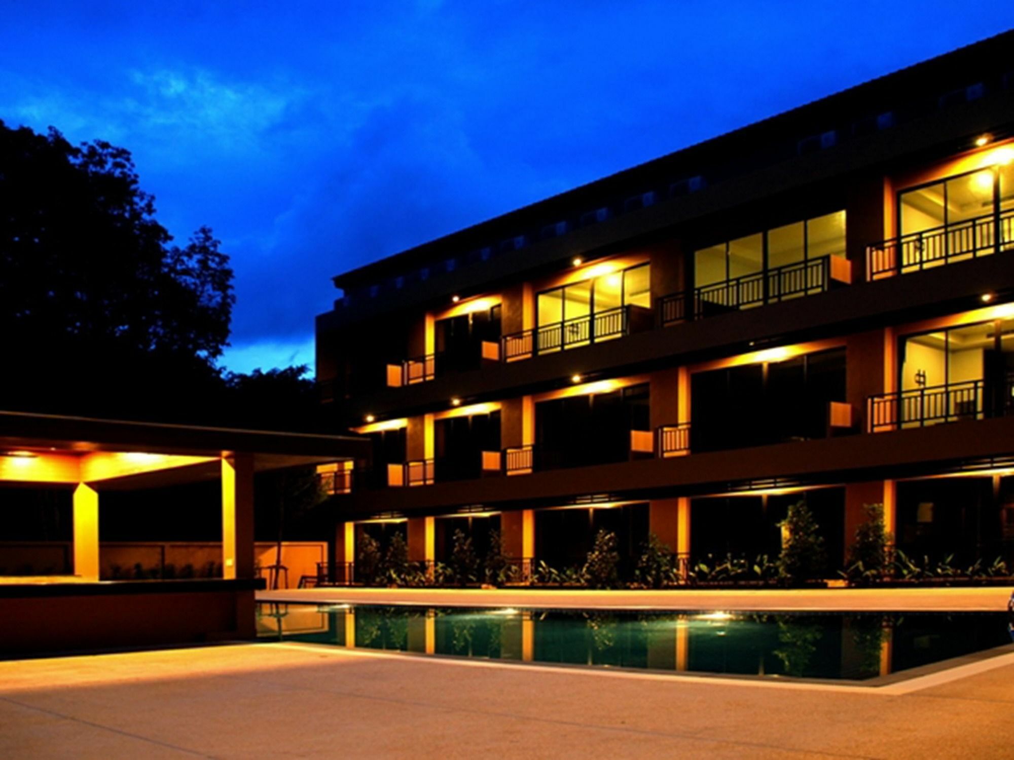 Naiyang Beach Hotel Sha Plus Phuket Екстериор снимка