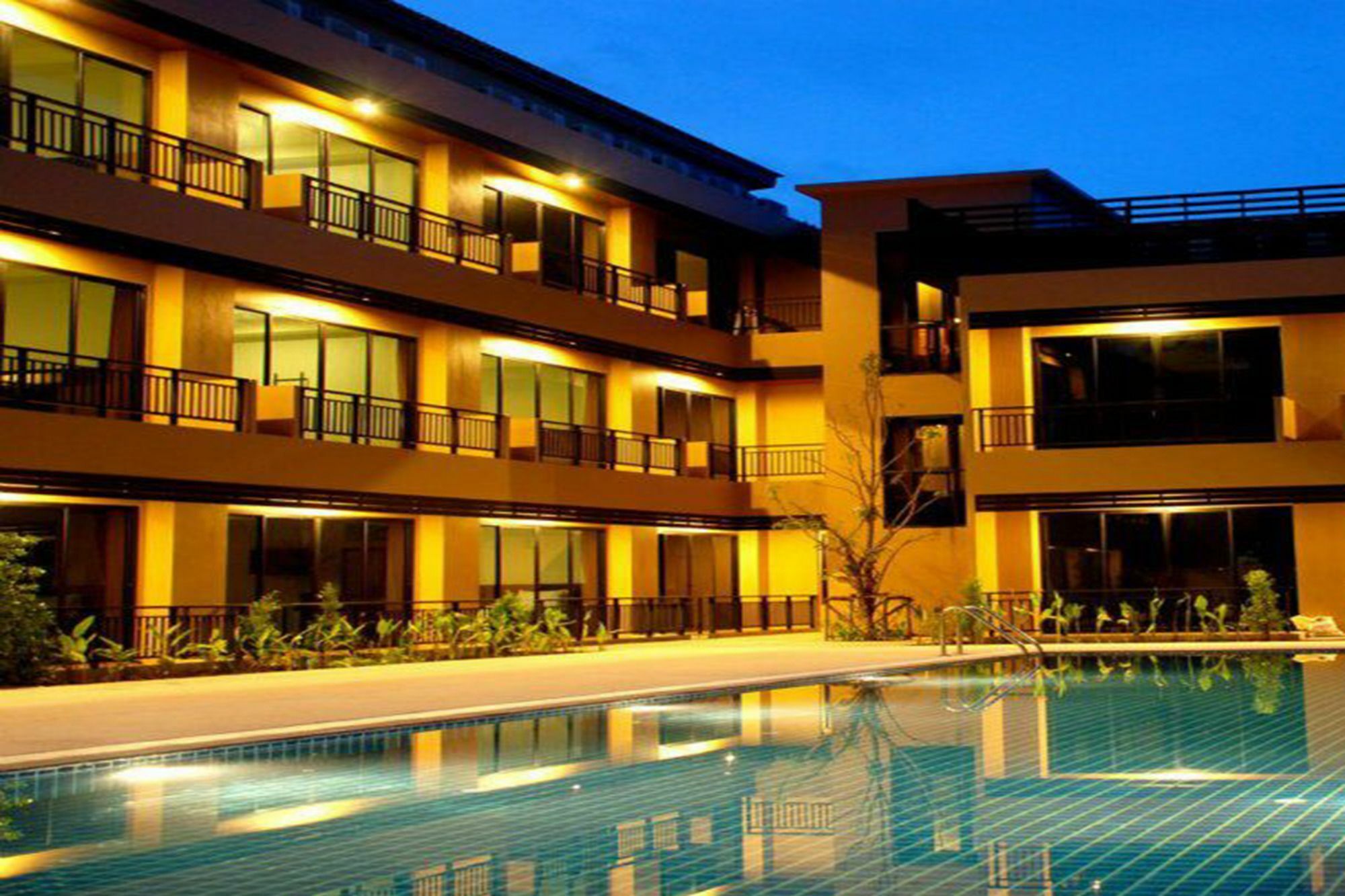 Naiyang Beach Hotel Sha Plus Phuket Екстериор снимка