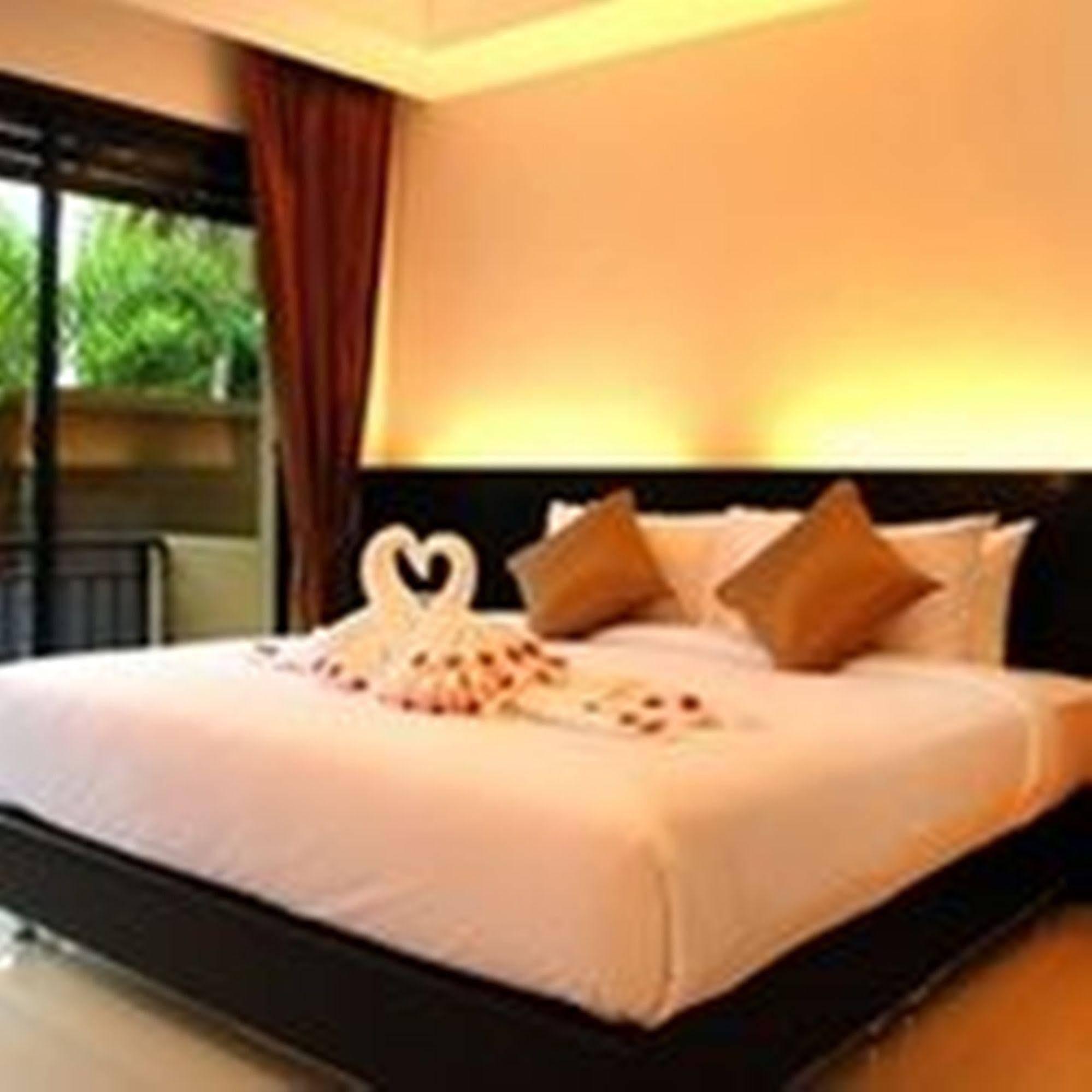 Naiyang Beach Hotel Sha Plus Phuket Екстериор снимка