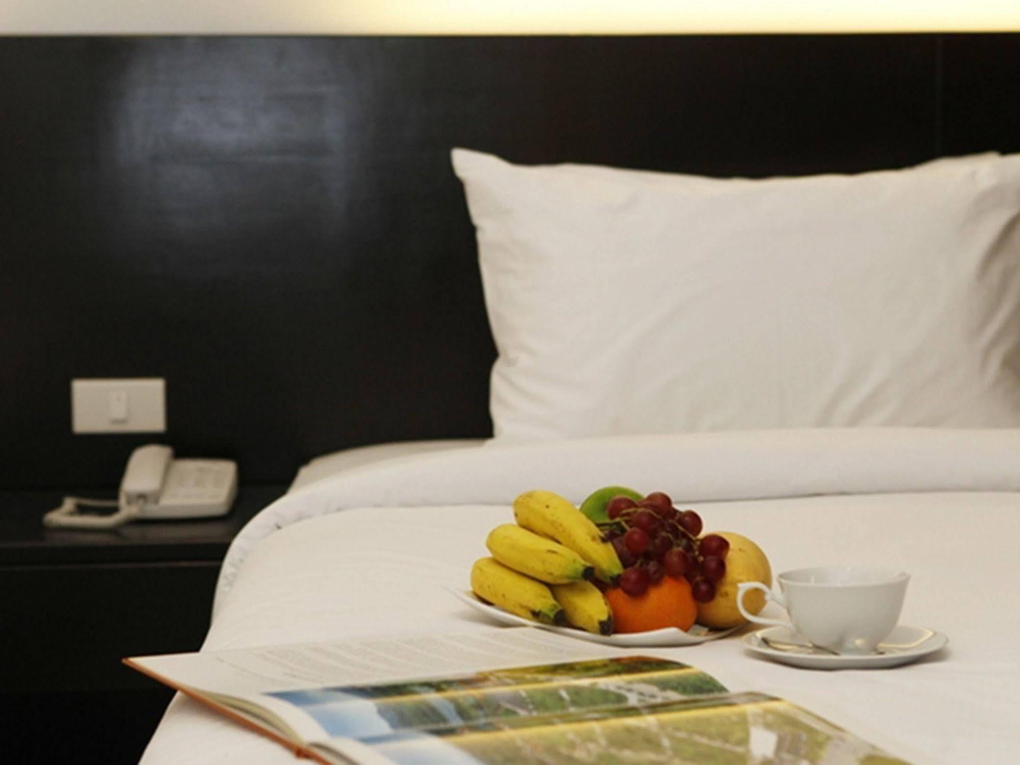 Naiyang Beach Hotel Sha Plus Phuket Екстериор снимка